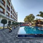 Solitaire Hotel And Resorts
