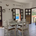 Gompos Apartment - Cozy Apartment Next To The Sea - Amazing Sea View