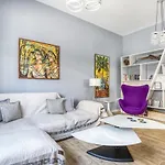 Spacious Flat With Courtyard And Private Parking!