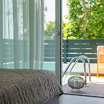 Aelia Seaside Luxury Suites