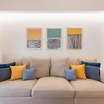 Chic And Comfort Home In Central Athens