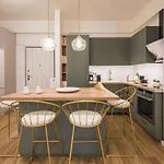 Chic And Comfort Home In Central Athens