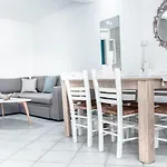 Mykonos Vibes Downtown Townhouse