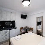 Utopia Modern Apartment
