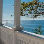 Monolithi Seaside Cottage