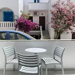 Apanemi Beachhouse