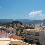 Apollon Apartment View To The Castle