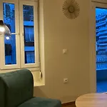 Cosy Modern Studio In Kipseli