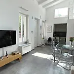 Unique Flat Under The Acropolis