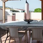 Kosta'S Apartments