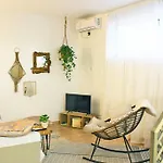 Cool Boho Apartment, 1Min To Highway, Parking