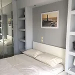 Cozy Flat With Acropolis View