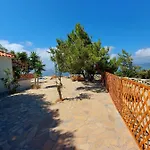 Beautiful House 800M From Koumeika, Samos