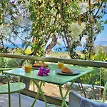 Mill Suites - Loggos