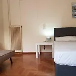 Blue Apartment - Athens Center, 4 Bd, 2 Bath
