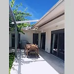 Athens Riviera Luxury House With Sunny Backyard