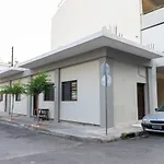Kalamata Home, Marina B