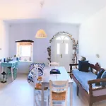Blue & White: An Absolute Aegean Dream House
