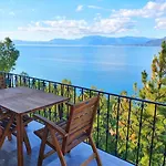 Paleros View Inn