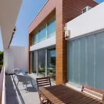 Flawless Flat For 2 Near The Subway