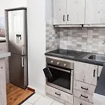 Modern Vibes In This Deluxe Central Apt In Heart Of Athens