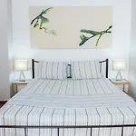 Modern Vibes In This Deluxe Central Apt In Heart Of Athens