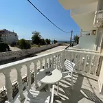 Vana Studios & Apartments