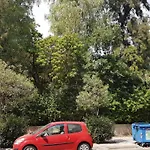 Apricot Apartment - Athens Center, 6 Bd, 2.5 Bath
