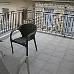 Ρήγας: Όμορφα Στο Μεσολόγγι, Διαμέρισμα Β2