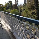 Orange Apartment - Athens Center, 3 Bd, 1.5 Bath