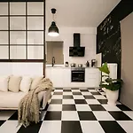 Fena Uptown Easy Living Apartment