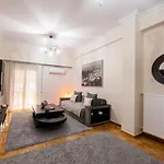 2Bed Renovated Flat Close To Ampelokipoi Metro