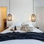 Villa Theia