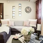 'The Ivory' House Project In Athens