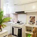 Cozy And Sunny Apartment, 3Min Walk From Acropolis