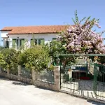 Babis - Loggos Apartments