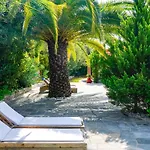 Giola Bungalows Sirines