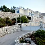 Kavos House