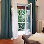Acropolis Select Flat