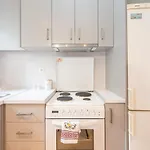 Sweet And Central Apt For 2