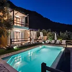 Villa Meliti - Private Villa With Stunning Seaviews, Infinity Pool, Close To The Beach