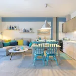 Grand Blue Apartment