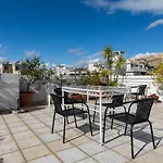 Modern-Vintage Apartment By Acropolis Museum