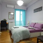 Feels Like Home 2 - One Bedroom Apartment