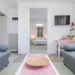 Kourita Garden Apartment With Sea View Near To The Port Of Milos