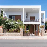 Kourita Garden Apartment With Sea View Near To The Port Of Milos