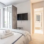A13 Pristine & Sunny 30M2 Flat Near Syntagma Sq