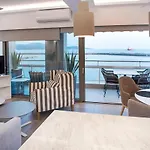 A Vacation Dream Apt In Front Of The Sea