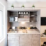 A17 Modern & Cosy 2R Flat Up To 4Ppl Near Parthenon