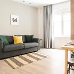 A17 Modern & Cosy 2R Flat Up To 4Ppl Near Parthenon